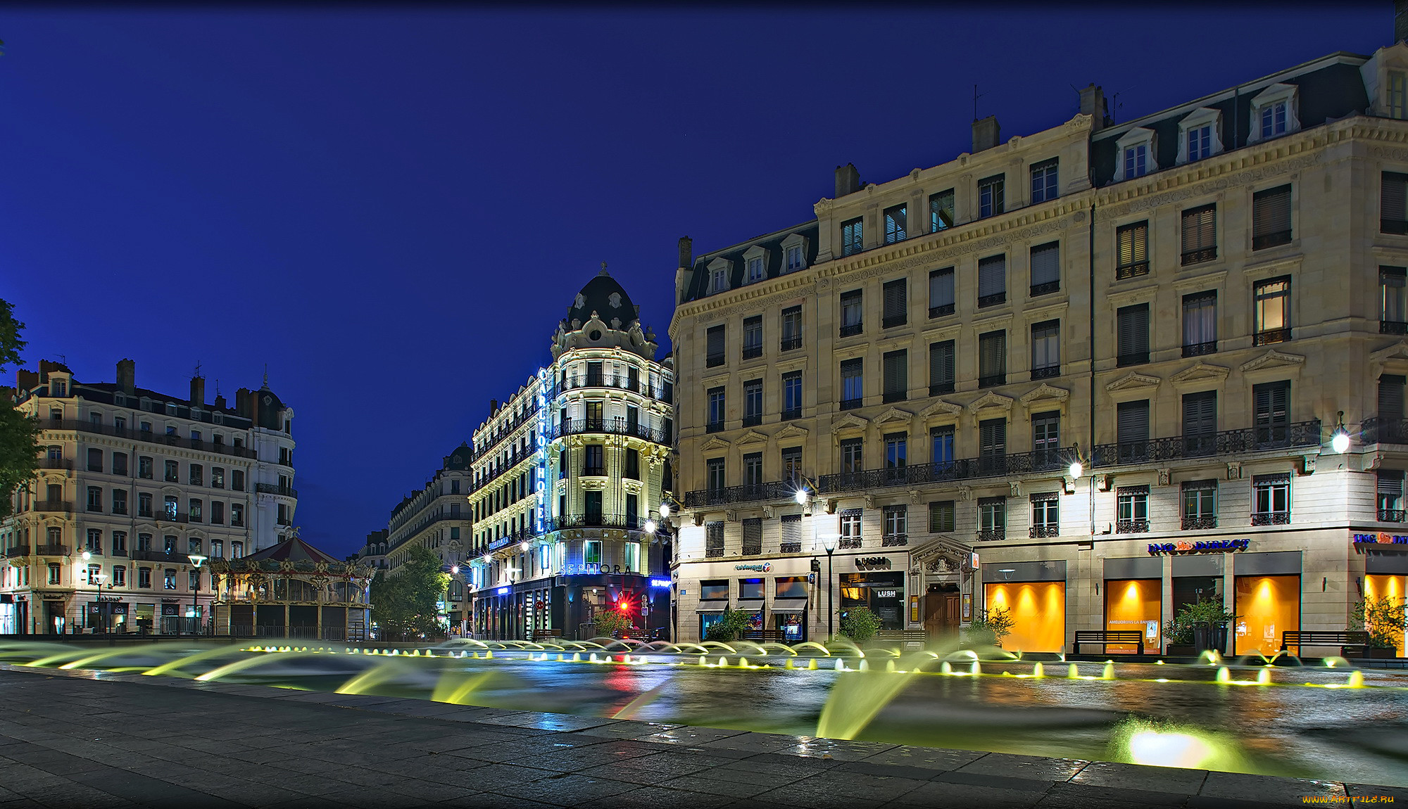 Обои Лион Франция Города Лион (Франция), обои для рабочего стола,  фотографии лион франция, города, лион , франция, лион, france, огни, ночь,  площадь, дома, lyon Обои для рабочего стола, скачать обои картинки заставки